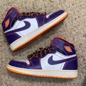 WMNS AIR JORDAN 1 MID US YOUTH Y 4